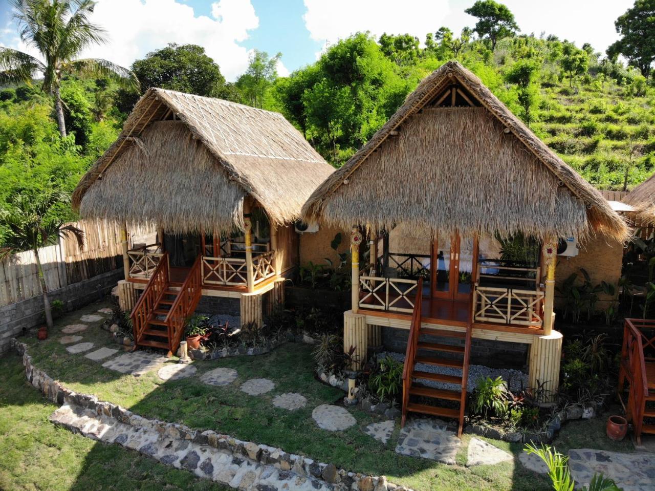 Menjangan Hill Hotel Banyuwedang Exterior photo
