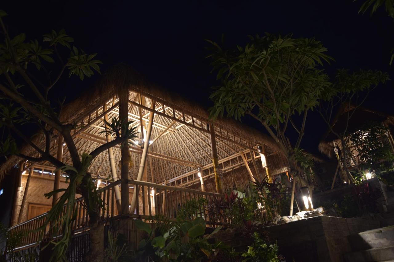 Menjangan Hill Hotel Banyuwedang Exterior photo