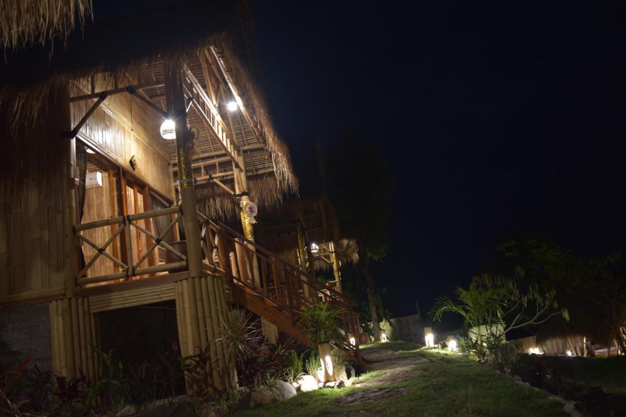 Menjangan Hill Hotel Banyuwedang Exterior photo