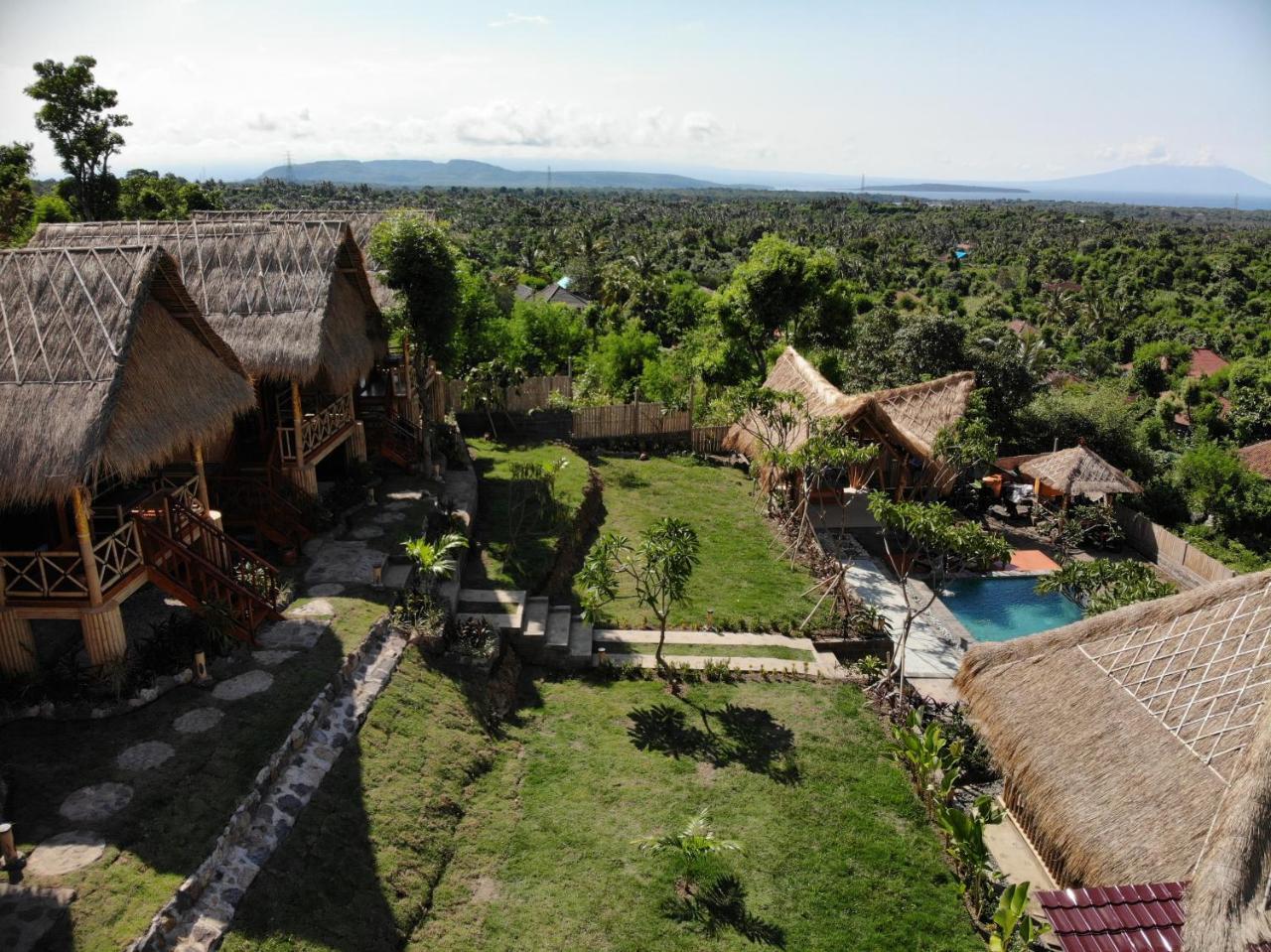 Menjangan Hill Hotel Banyuwedang Exterior photo