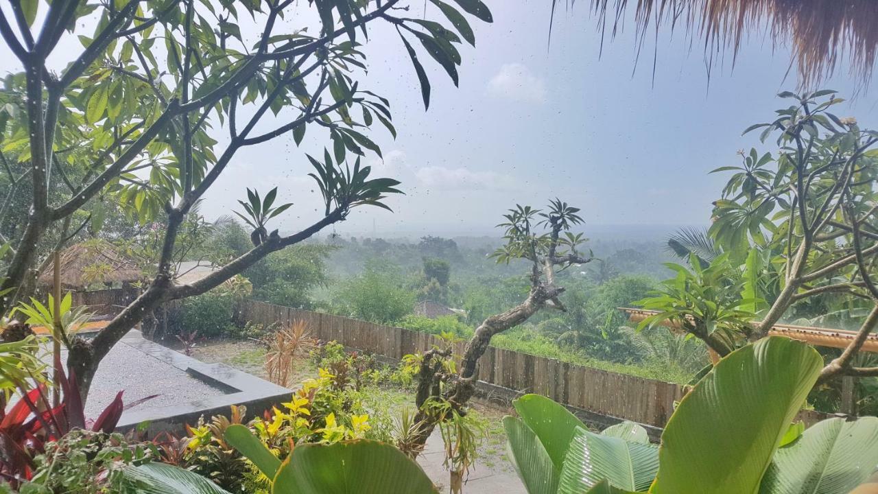 Menjangan Hill Hotel Banyuwedang Exterior photo