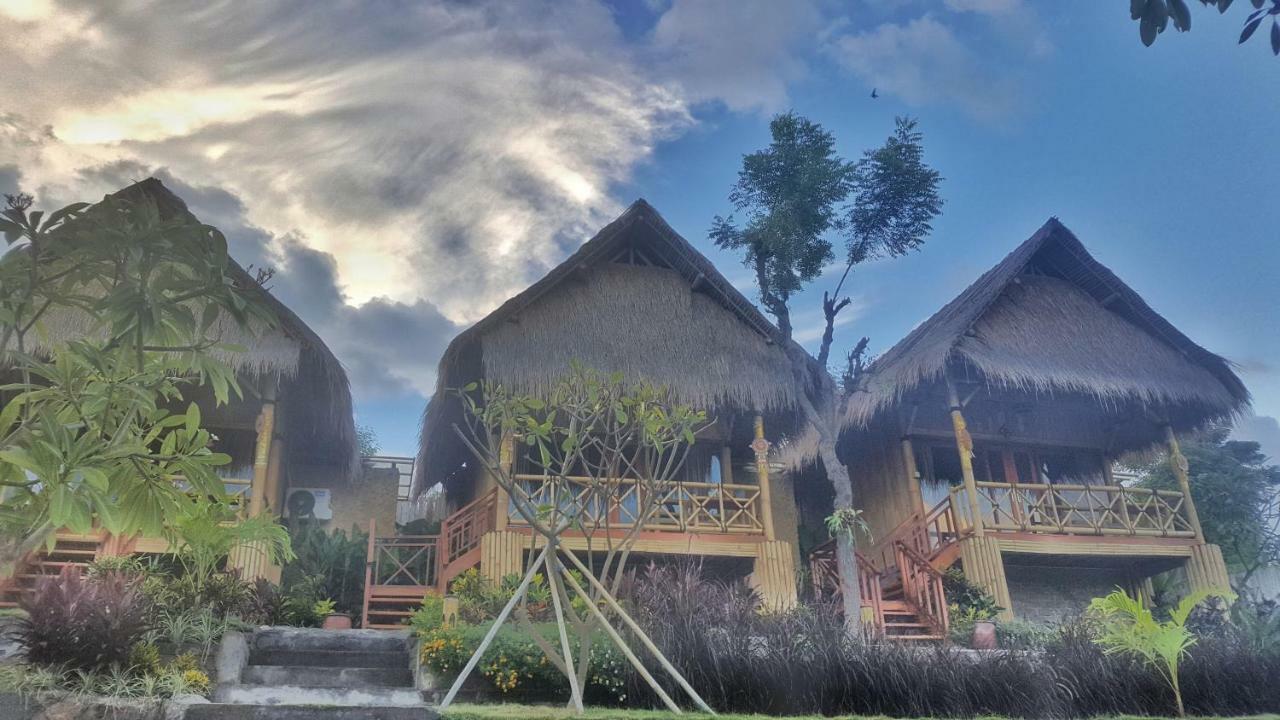 Menjangan Hill Hotel Banyuwedang Exterior photo